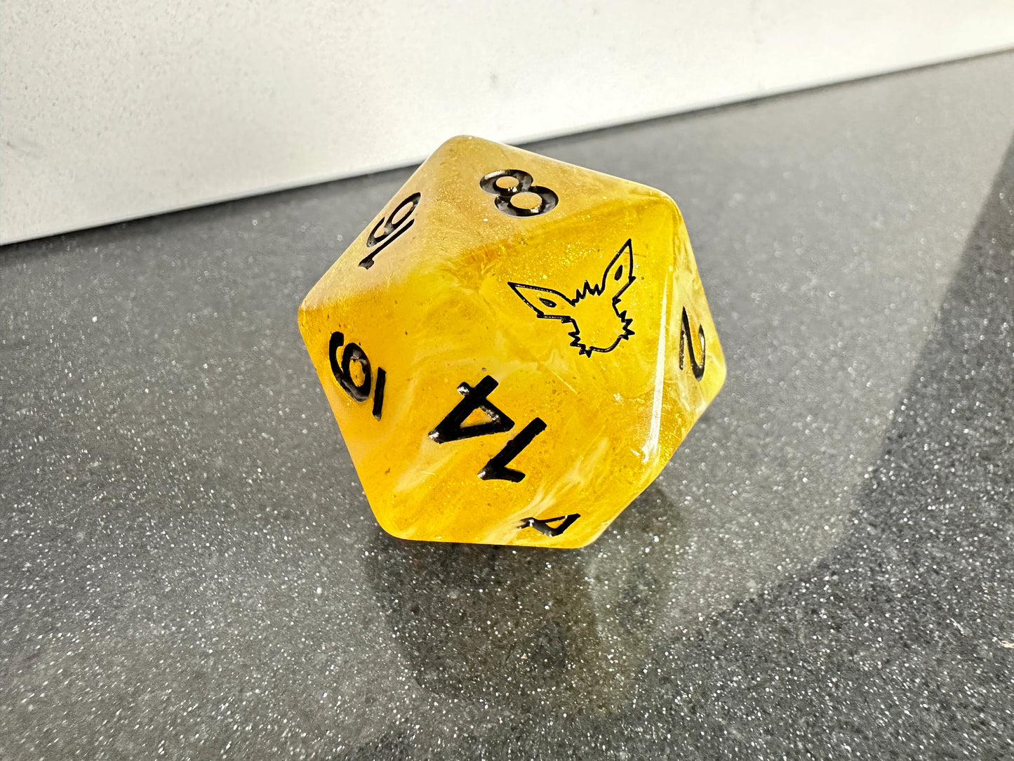 GIGA Pokemon Eevee Inspired D&D D20 35mm Dice Eeveelution GXEXV DnD Polyhedral